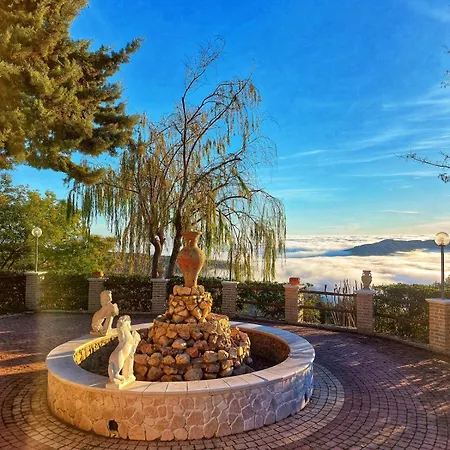 Alloggio per agriturismo Colledisisto Srl *